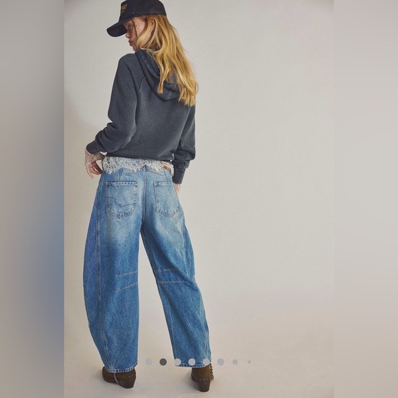 NWT Free People We The Free Good Luck Mid-Rise Barrel Jeans size 33 long - Picture 2 of 9